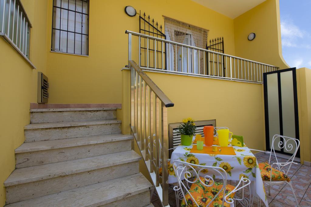 B&B Fiori Gialli Caucana Санта-Кроче-Камерина Екстер'єр фото