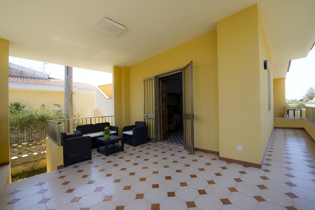 B&B Fiori Gialli Caucana Санта-Кроче-Камерина Екстер'єр фото